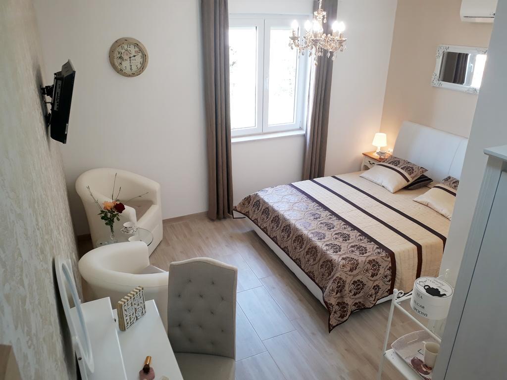 Apartments Jo Сень Экстерьер фото