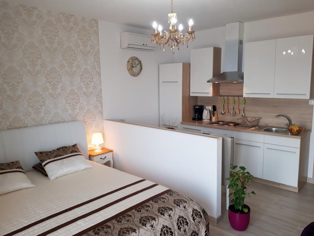 Apartments Jo Сень Экстерьер фото